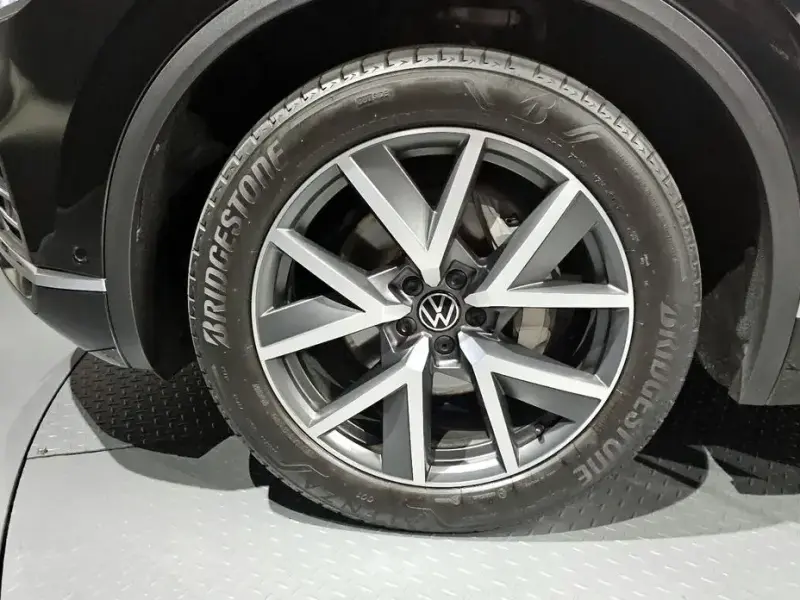 2023 Volkswagen Touareg с пробегом 50 442 км