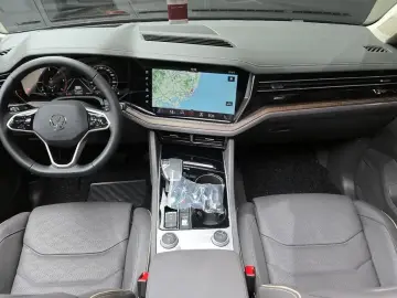 2023 Volkswagen Touareg с пробегом 50 442 км