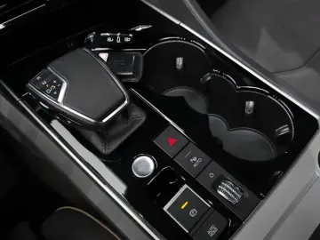 2023 Volkswagen Touareg с пробегом 50 442 км