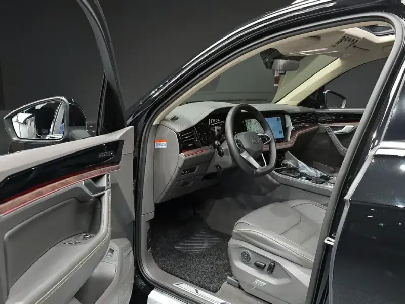 2023 Volkswagen Touareg с пробегом 50 442 км