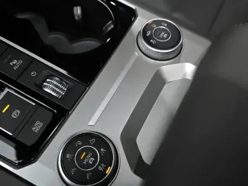 2023 Volkswagen Touareg с пробегом 50 442 км