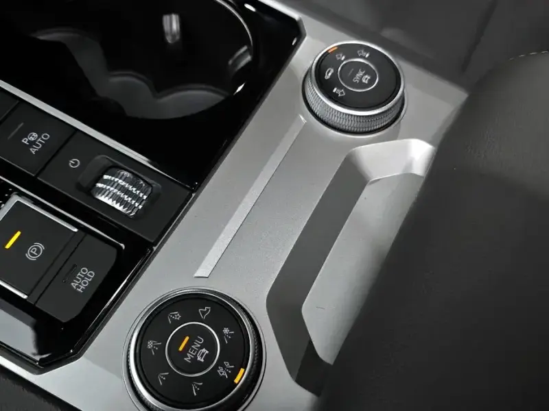 2023 Volkswagen Touareg с пробегом 50 442 км