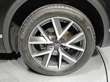 2023 Volkswagen Touareg с пробегом 50 442 км