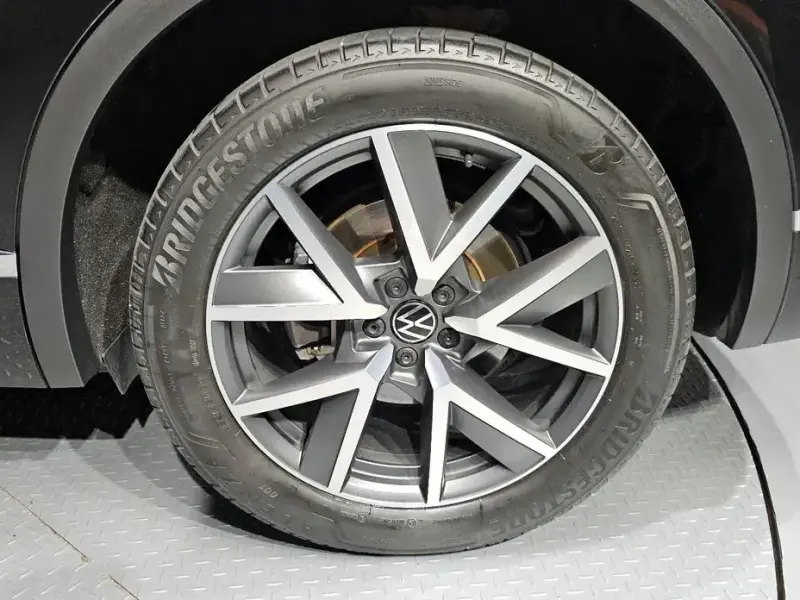 2023 Volkswagen Touareg с пробегом 50 442 км