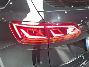 2023 Volkswagen Touareg с пробегом 50 442 км
