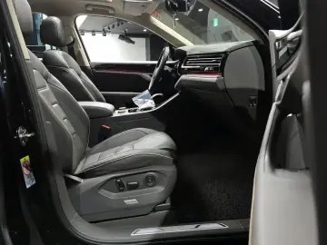 2023 Volkswagen Touareg с пробегом 50 442 км