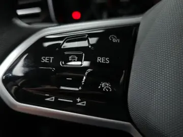 2023 Volkswagen Touareg с пробегом 50 442 км