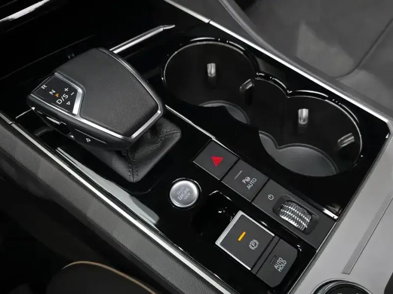 2023 Volkswagen Touareg с пробегом 50 442 км