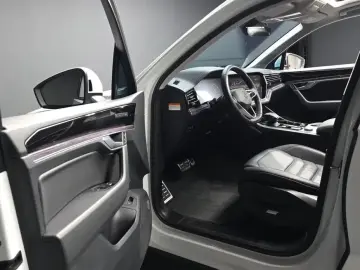 2022 Volkswagen Touareg с пробегом 47 944 км