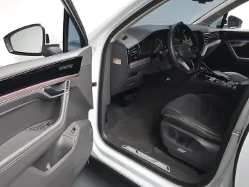 2023 Volkswagen Touareg с пробегом 37 104 км