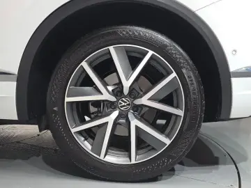 2023 Volkswagen Touareg с пробегом 37 104 км