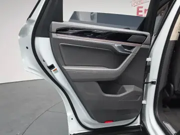 2023 Volkswagen Touareg с пробегом 37 104 км