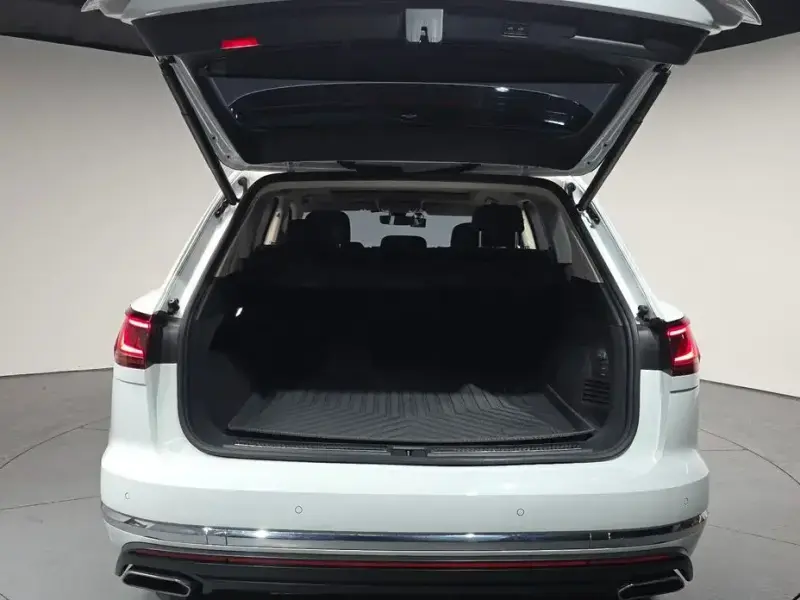 2023 Volkswagen Touareg с пробегом 37 104 км