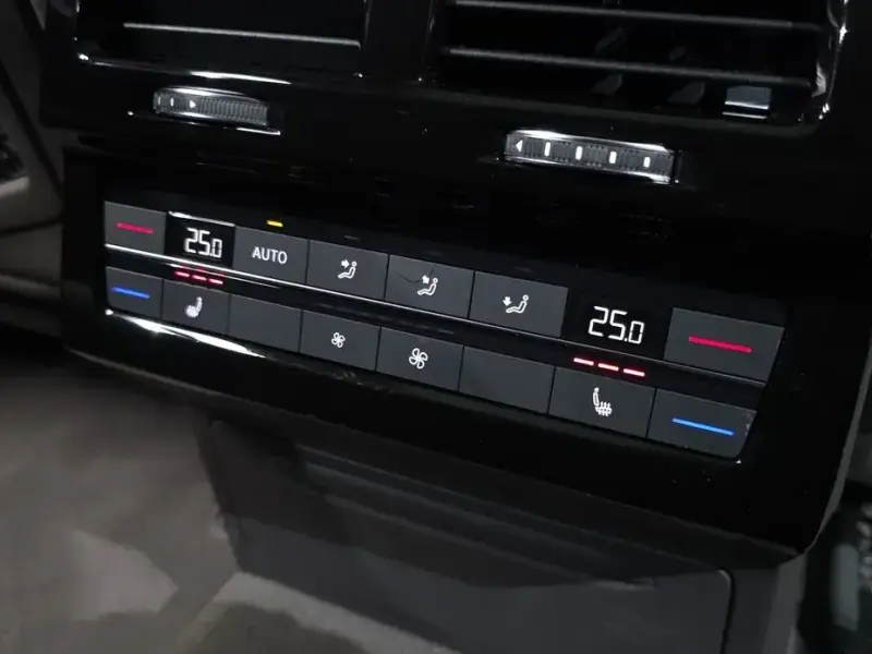 2023 Volkswagen Touareg с пробегом 37 104 км