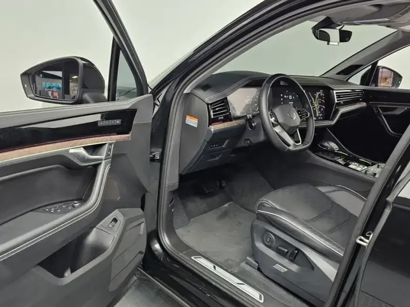 2024 Volkswagen Touareg с пробегом 26 290 км