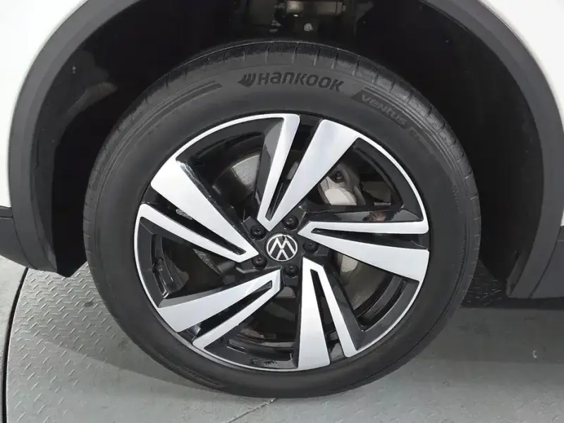 2023 Volkswagen Touareg с пробегом 96 565 км