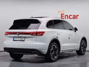 2025 Volkswagen Touareg с пробегом 24 484 км