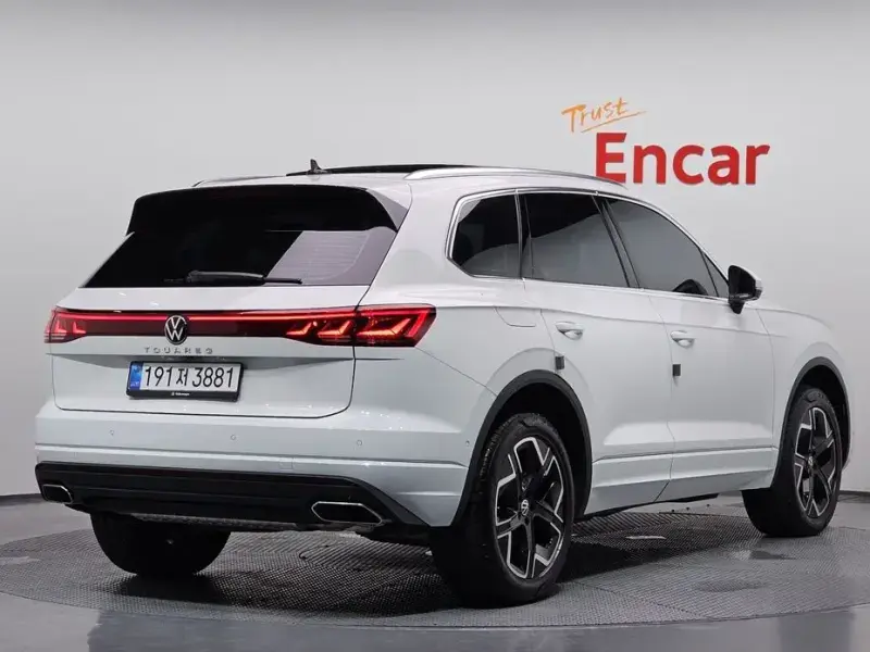 2025 Volkswagen Touareg с пробегом 24 484 км