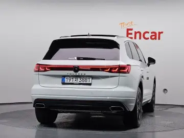 2025 Volkswagen Touareg с пробегом 24 484 км
