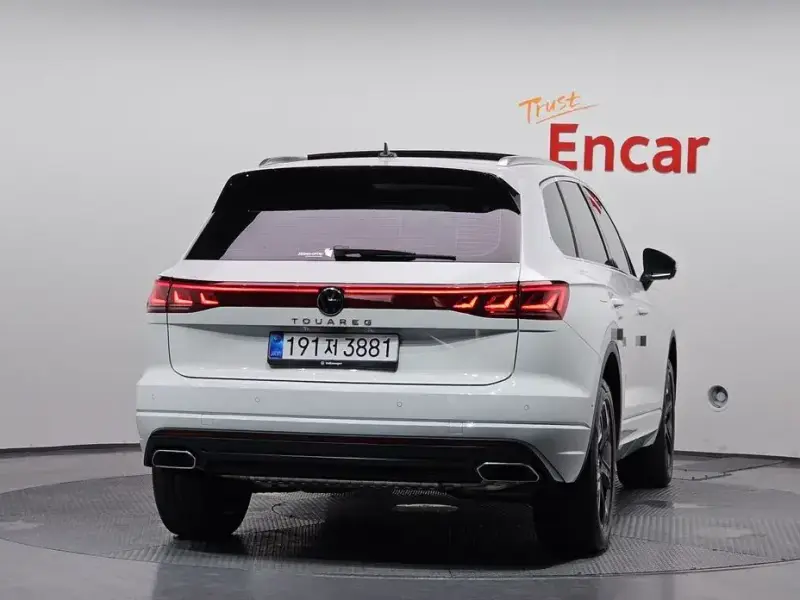 2025 Volkswagen Touareg с пробегом 24 484 км