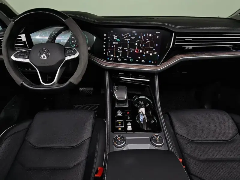 2025 Volkswagen Touareg с пробегом 24 484 км
