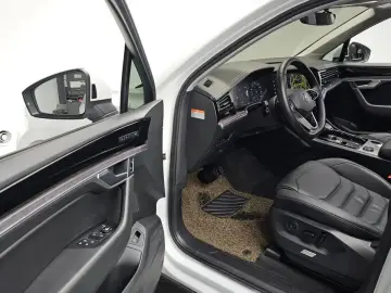2023 Volkswagen Touareg с пробегом 96 565 км