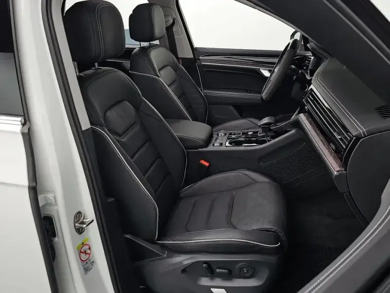 2025 Volkswagen Touareg с пробегом 24 484 км