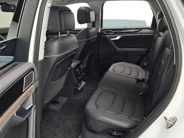 2025 Volkswagen Touareg с пробегом 24 484 км