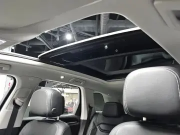2023 Volkswagen Touareg с пробегом 96 565 км