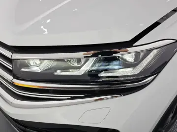 2025 Volkswagen Touareg с пробегом 24 484 км