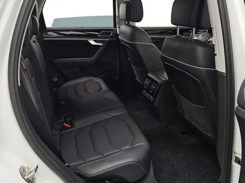 2025 Volkswagen Touareg с пробегом 24 484 км