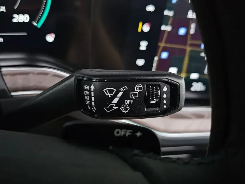 2025 Volkswagen Touareg с пробегом 24 484 км