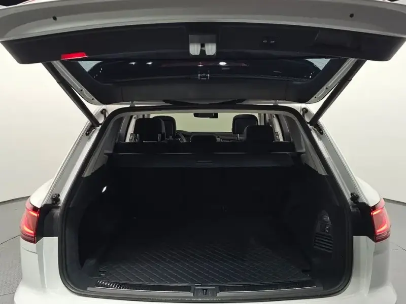 2025 Volkswagen Touareg с пробегом 24 484 км