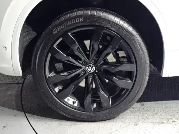 2023 Volkswagen Touareg с пробегом 28 984 км