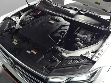 2023 Volkswagen Touareg с пробегом 28 984 км