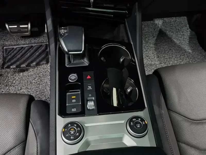 2023 Volkswagen Touareg с пробегом 28 984 км