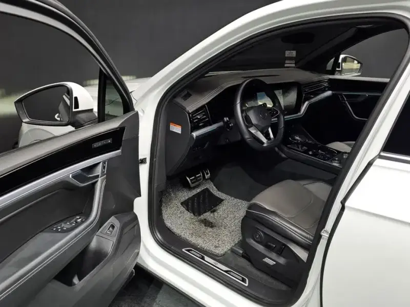 2023 Volkswagen Touareg с пробегом 28 984 км