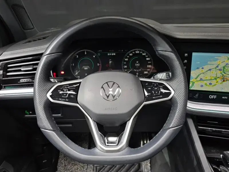 2023 Volkswagen Touareg с пробегом 28 984 км