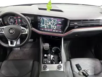 2020 Volkswagen Touareg с пробегом 96 940 км
