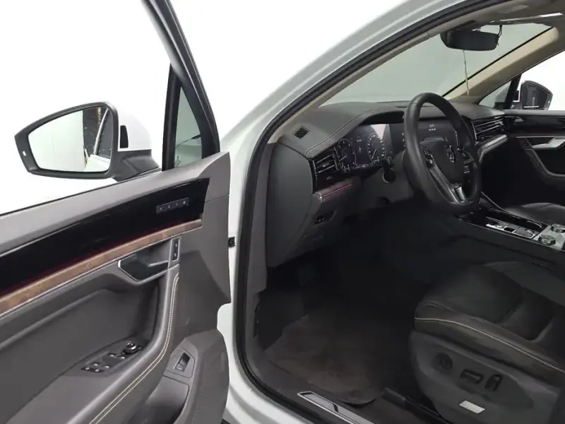 2020 Volkswagen Touareg с пробегом 96 940 км