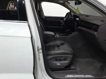 2020 Volkswagen Touareg с пробегом 96 940 км