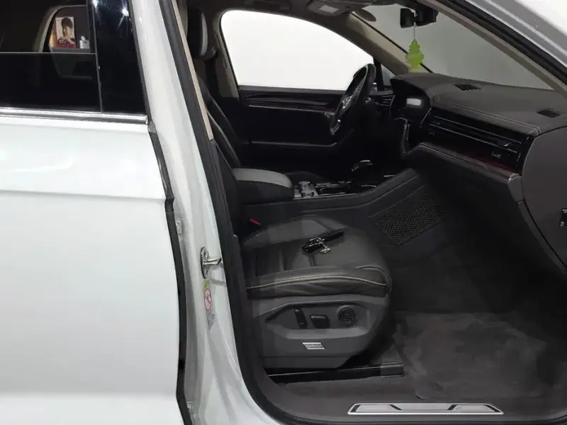 2020 Volkswagen Touareg с пробегом 96 940 км