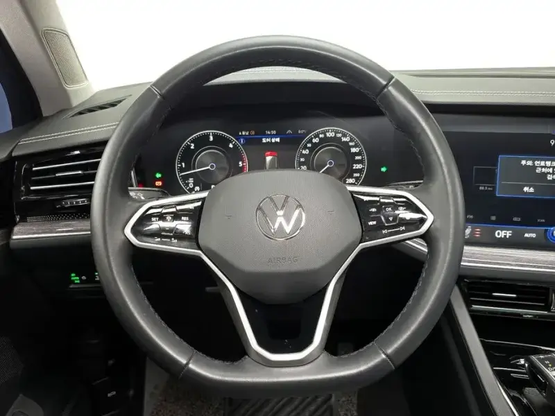 2023 Volkswagen Touareg с пробегом 41 077 км