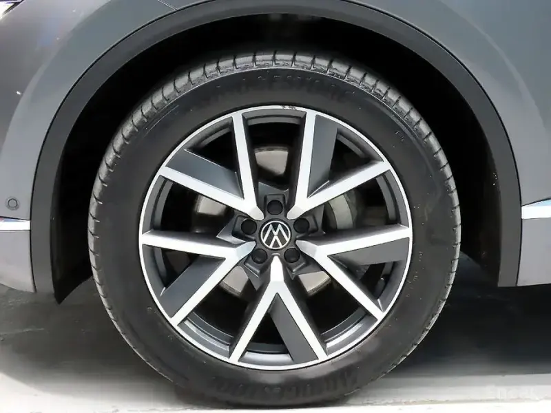 2023 Volkswagen Touareg с пробегом 37 924 км