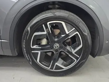 2024 Volkswagen Touareg с пробегом 26 649 км