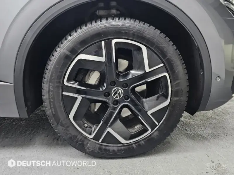 2024 Volkswagen Touareg с пробегом 23 636 км