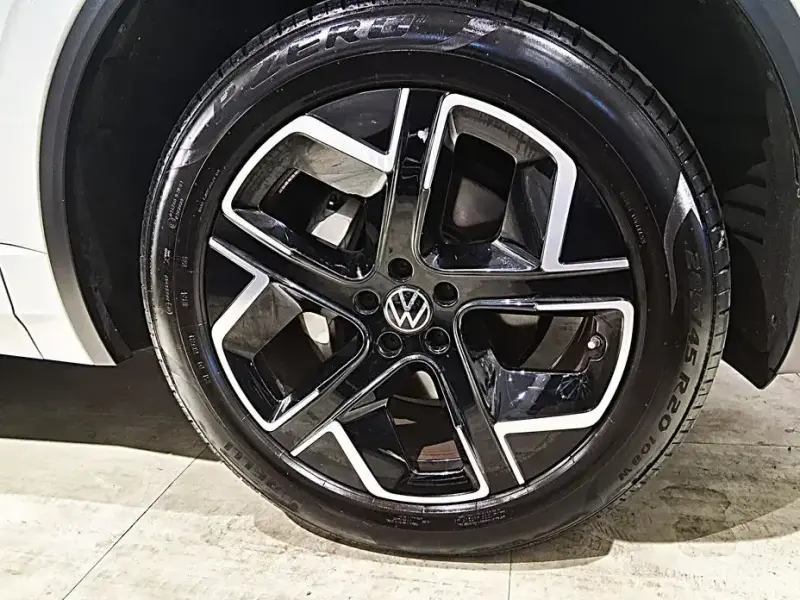 2024 Volkswagen Touareg с пробегом 19 296 км