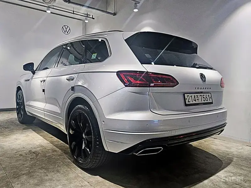2023 Volkswagen Touareg с пробегом 21 766 км