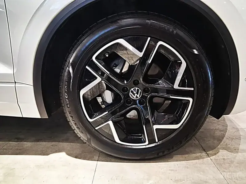 2024 Volkswagen Touareg с пробегом 41 066 км