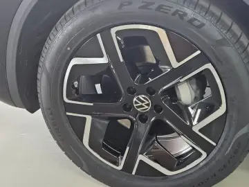 2026 Volkswagen Touareg с пробегом 12 км